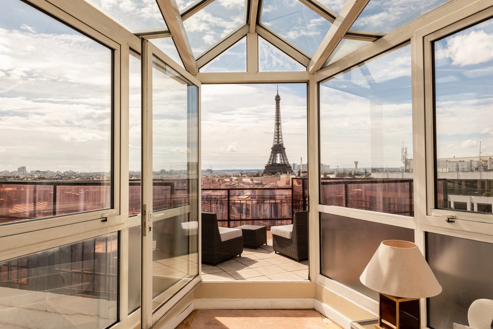 Space Stunning penthouse in Paris: view of the Eiffel Tower and 360° panorama - 2