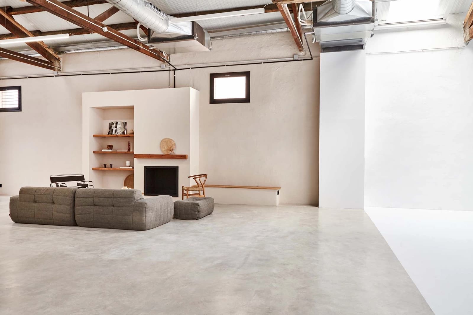 Space Creative space with cyclorama and character - 0