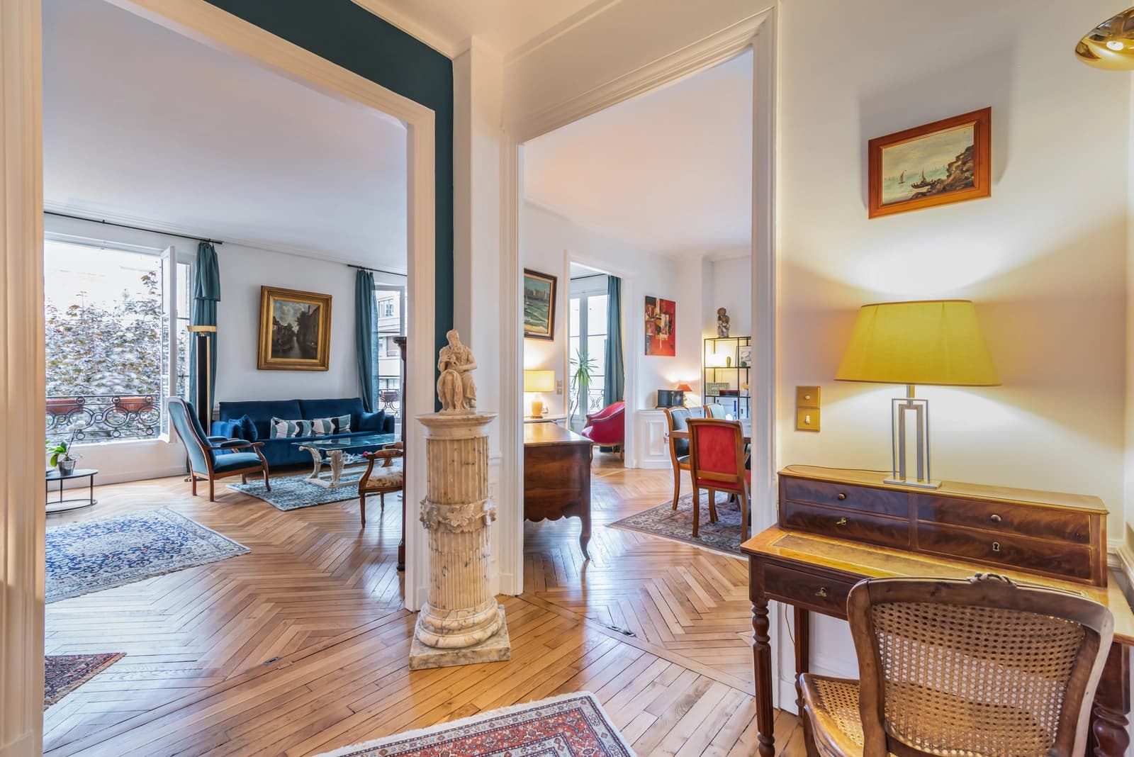 Salon dans Appartement La Muette: élégance et quiétude parisienne - 1