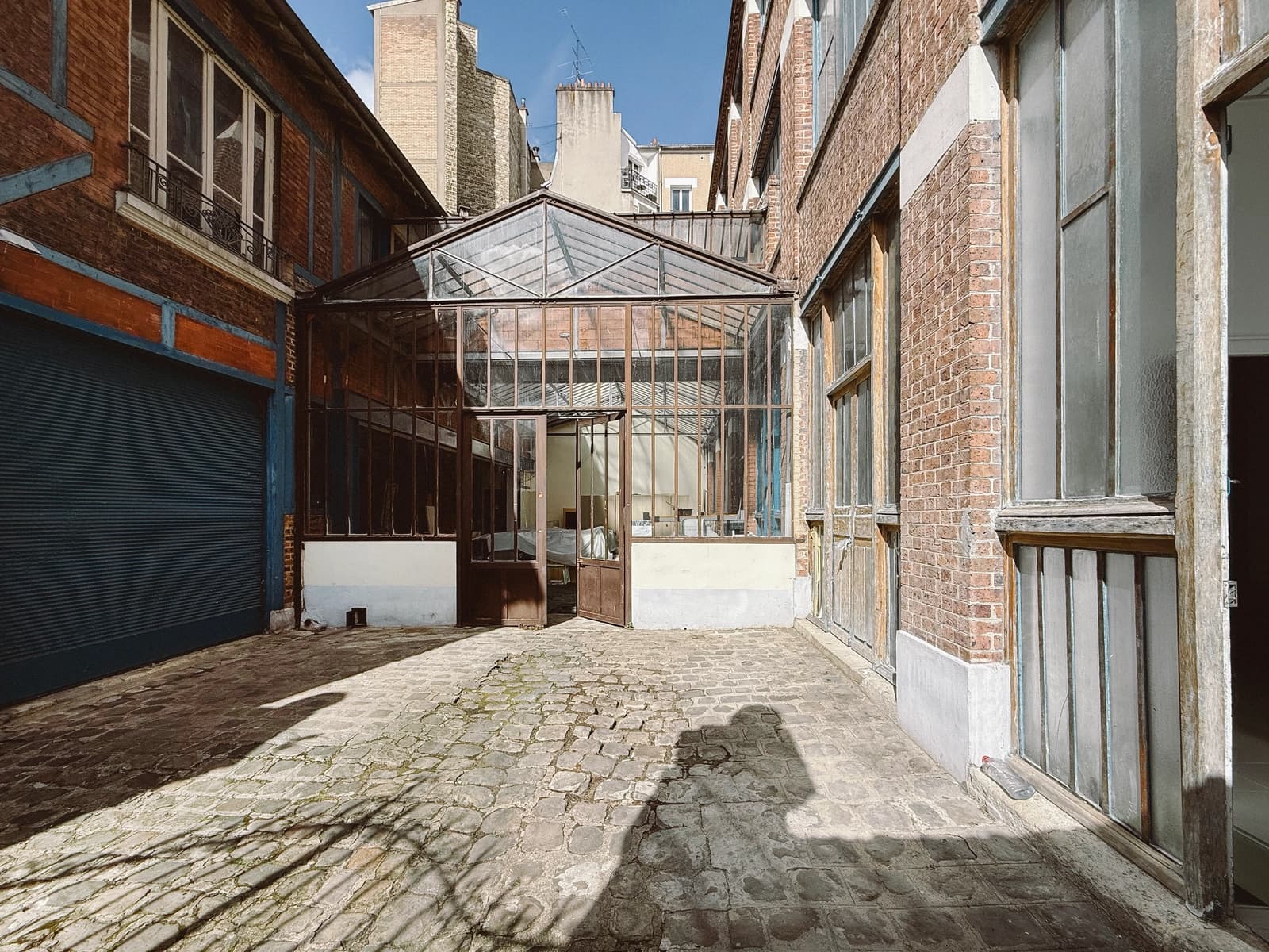 Space Immense Site with Exceptional Industrial Architecture - 3