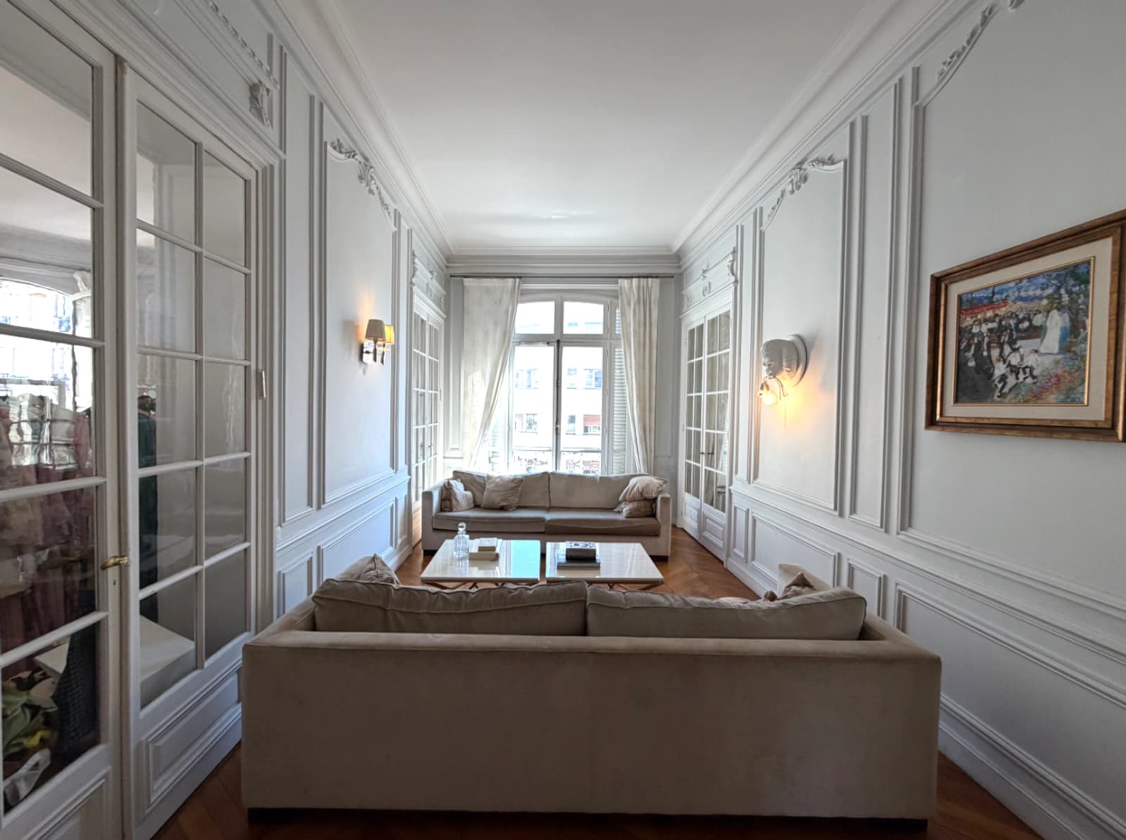 Space Luxurious Haussmannian apartment, elegant and charming for rent in the heart of Paris - 3