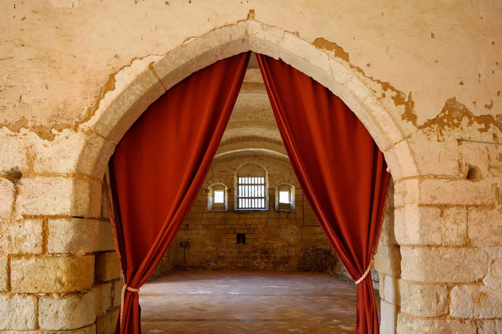 Space An abbey in the heart of nature - 2