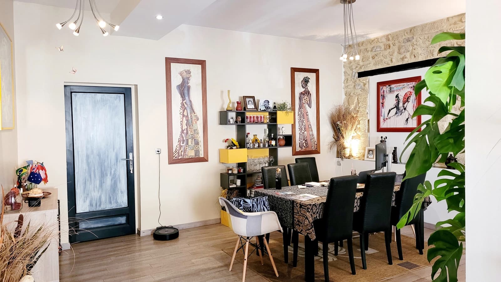 Space Les Murmures de Roche - 2