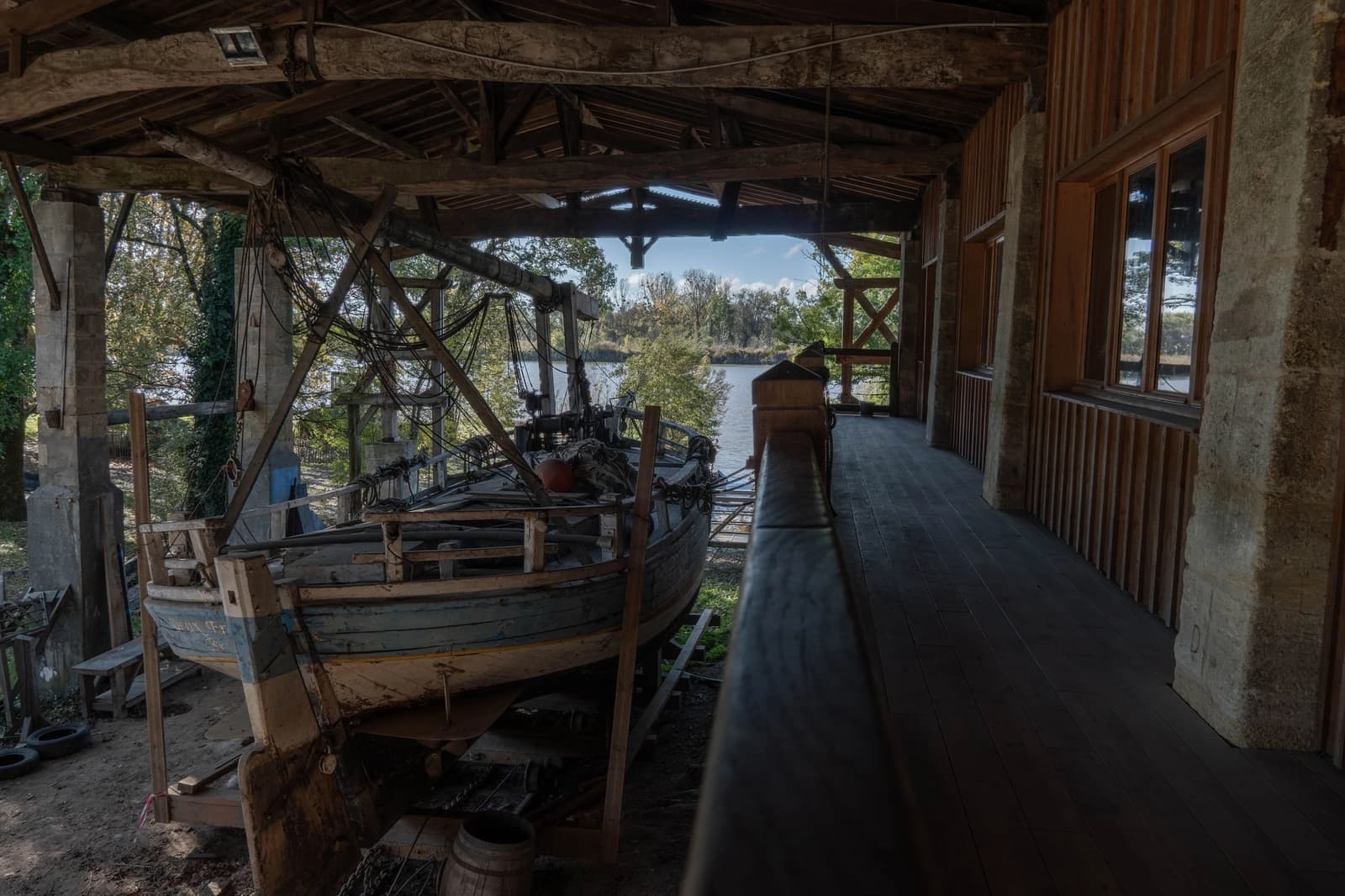 Space Former shipyard / Wooden boat building - 2