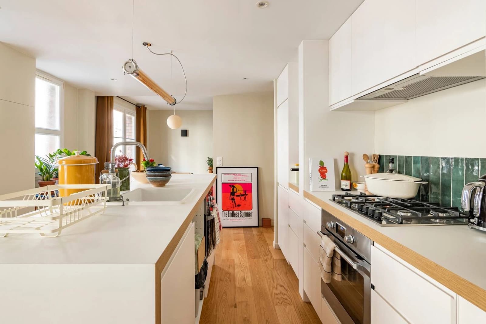 Space Renovated, modern apartment - 0