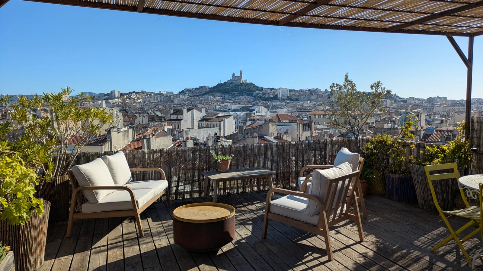 Space City center apartment, large terrace, 180° unobstructed view, not overlooked - 0