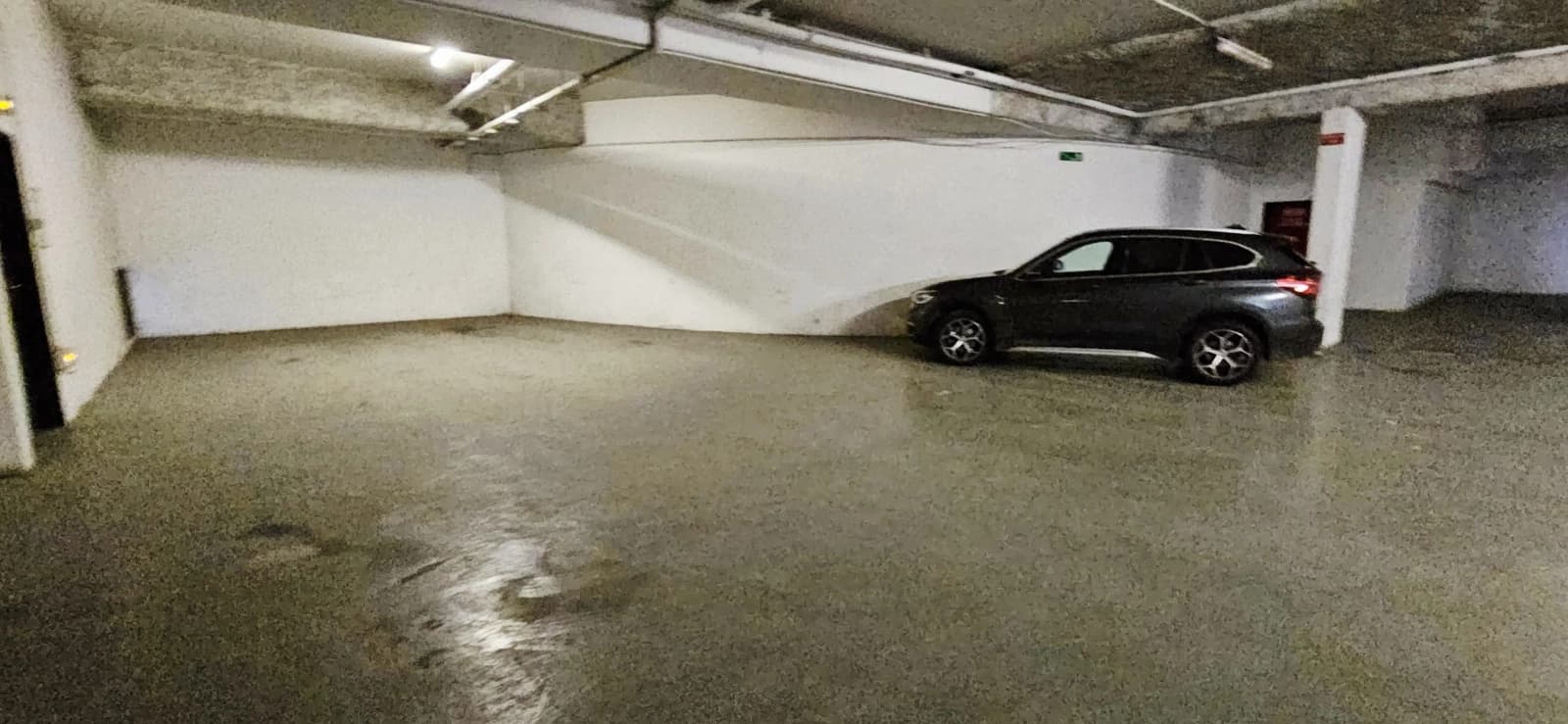 Space XXL Industrial Space of 500 m² for Filming, Photo Shoots, and Production with Ramp Access - 1