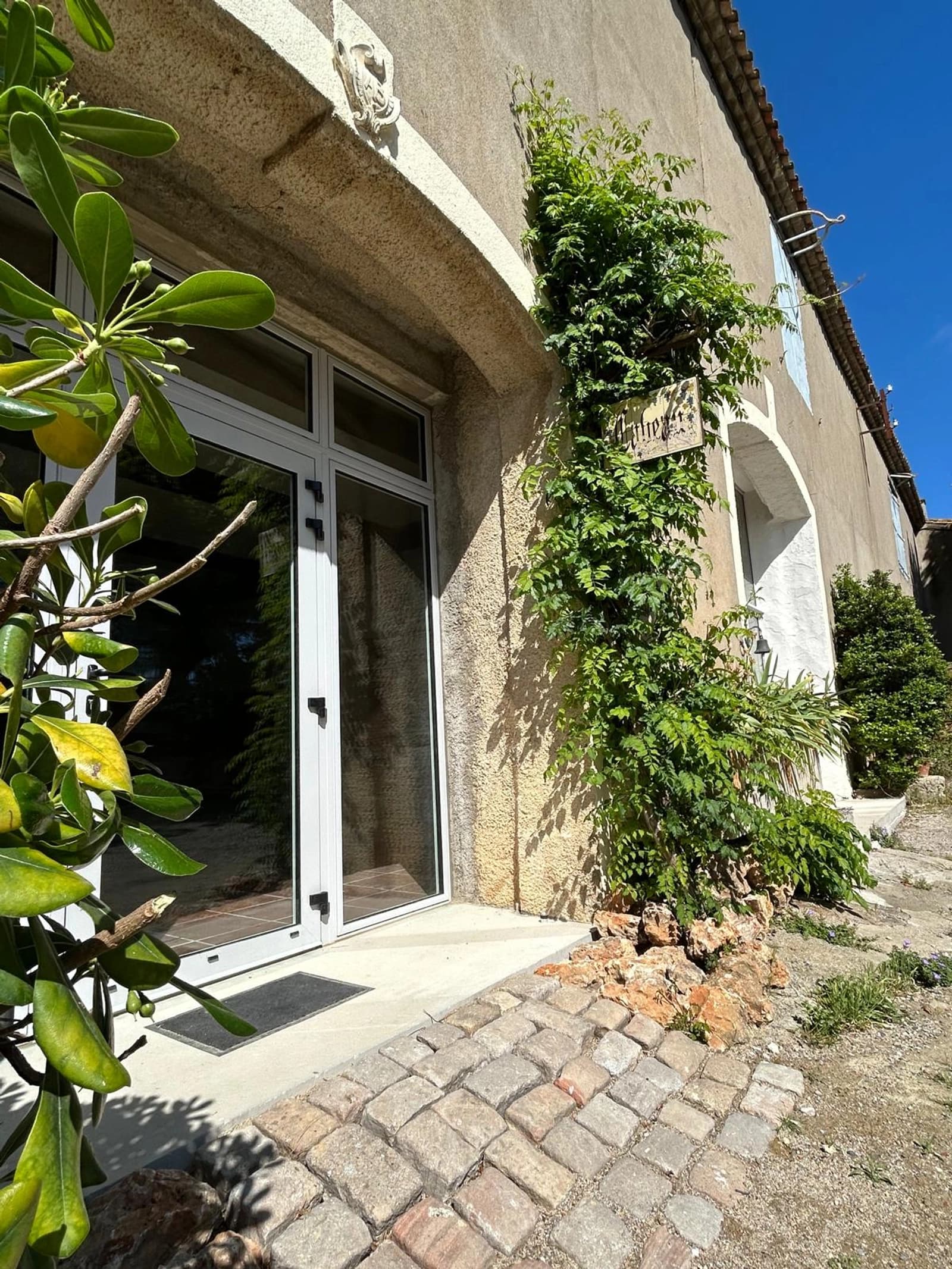 Espace Commanderie templière du XIIe siècle entre Béziers et Narbonne — séminaires, tournages & shootings - 3