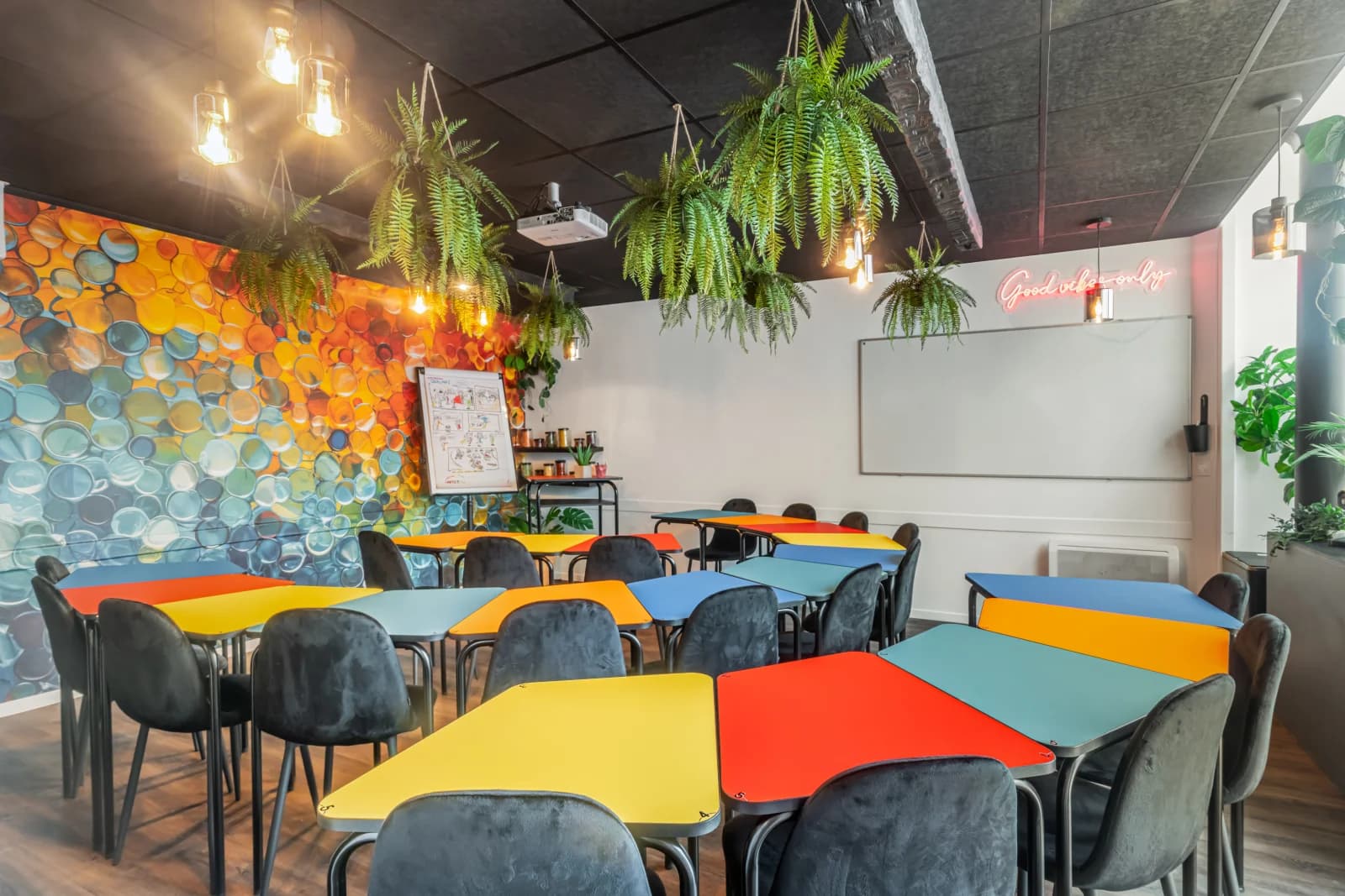 Space Training space - colorful modern offices - 1