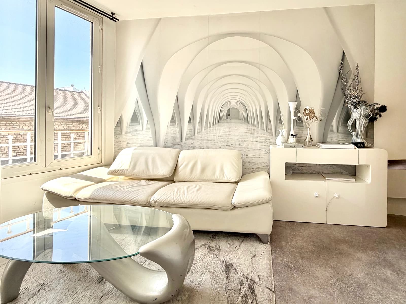 Space Modern and futuristic apartment with organic decor and natural light - 0