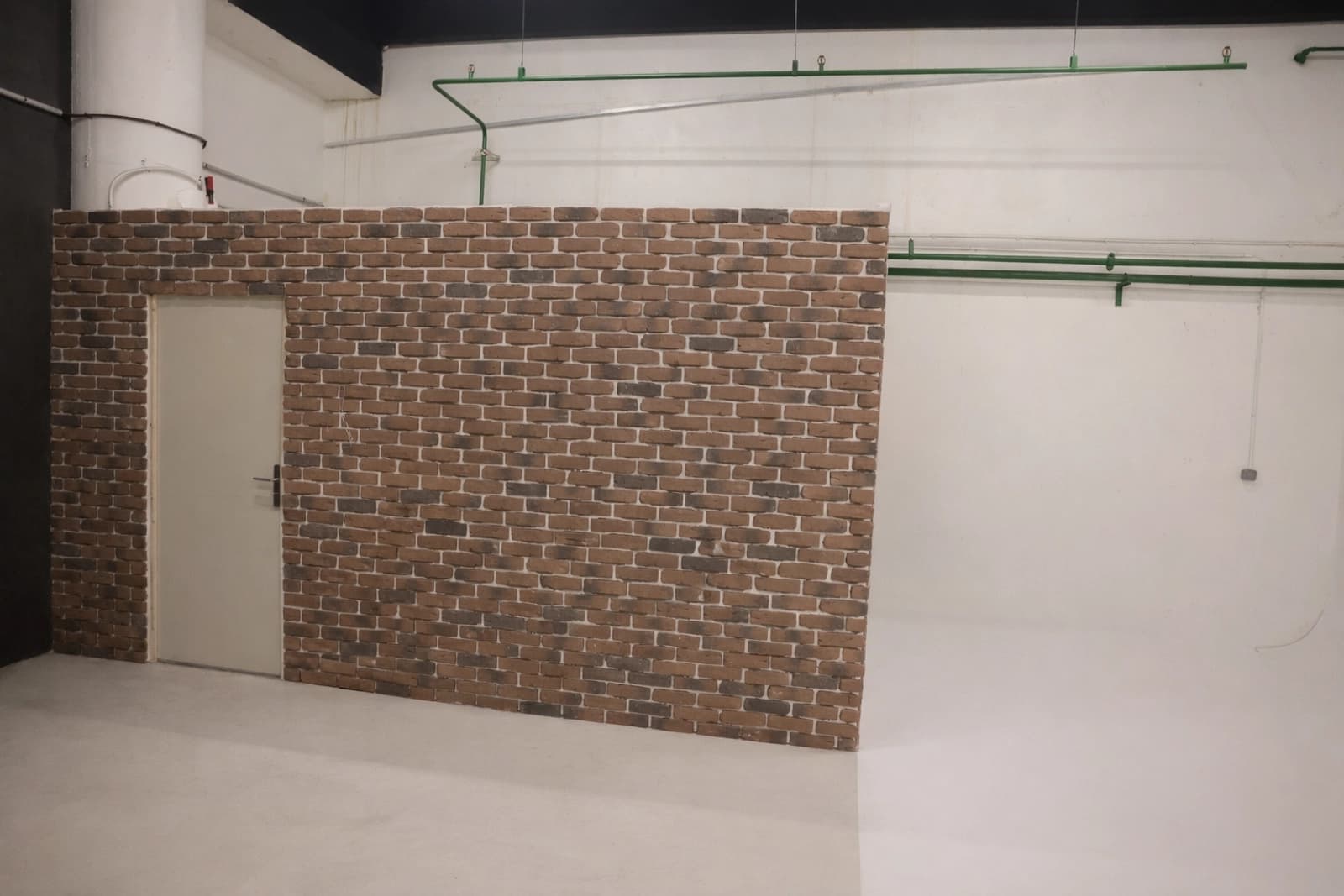 Space Photo Cyclorama Studio - 2