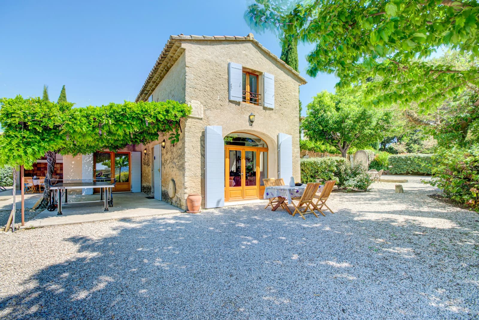 Espace Mas provençal de charme avec piscine et parc au cœur du Luberon - 1