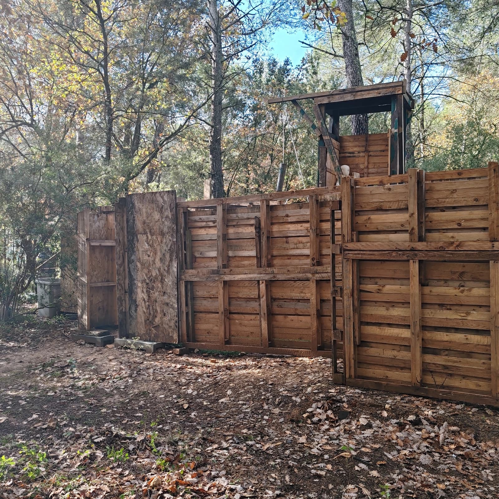 Space Var post-apocalyptic military training camp - 3