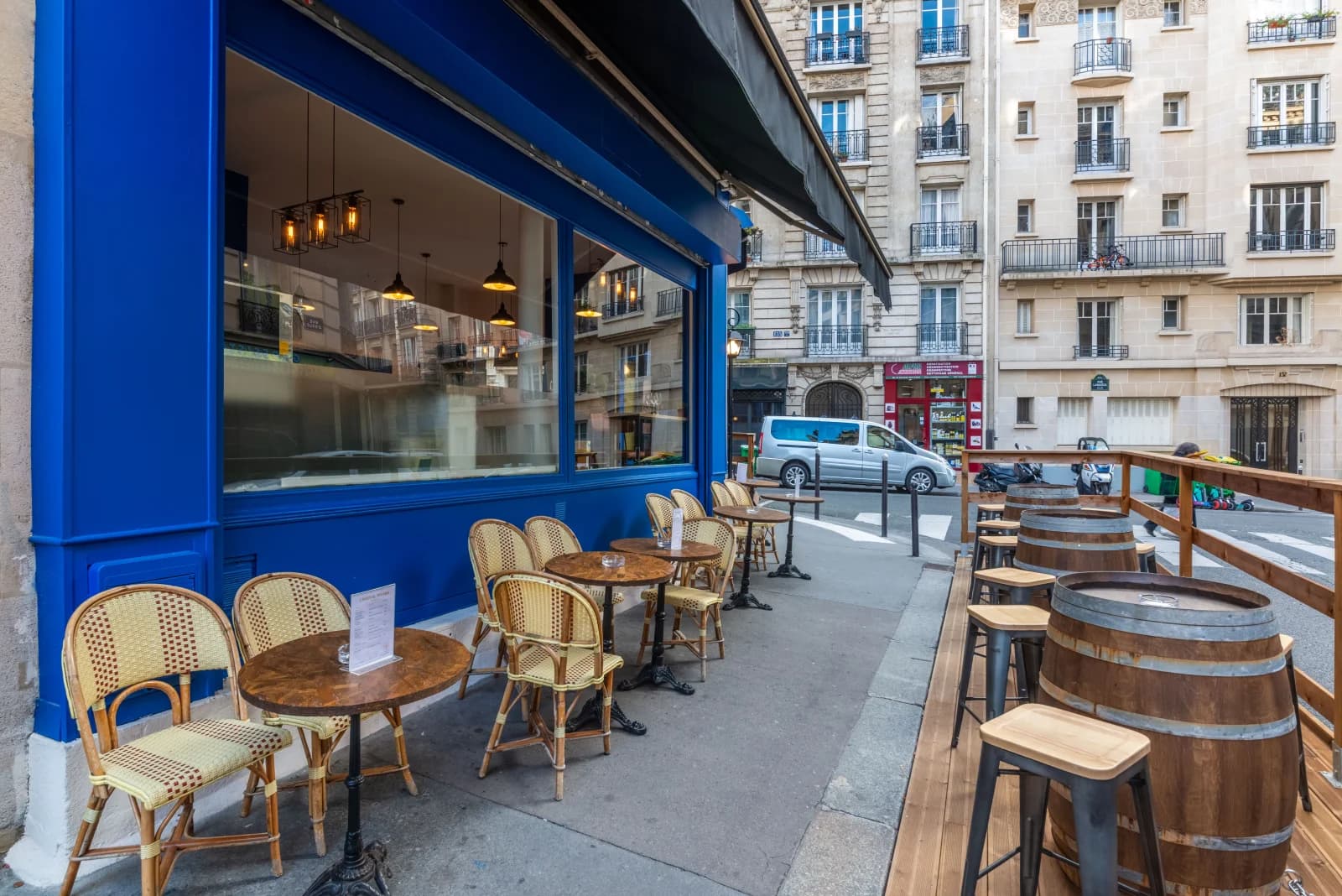 Bar à vin de quartier Paris 18, Guy Môquet