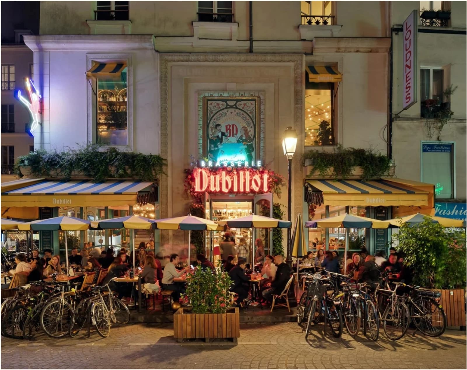 Espace Brasserie parisienne : le patrimoine français dans un décor frénétique - 2