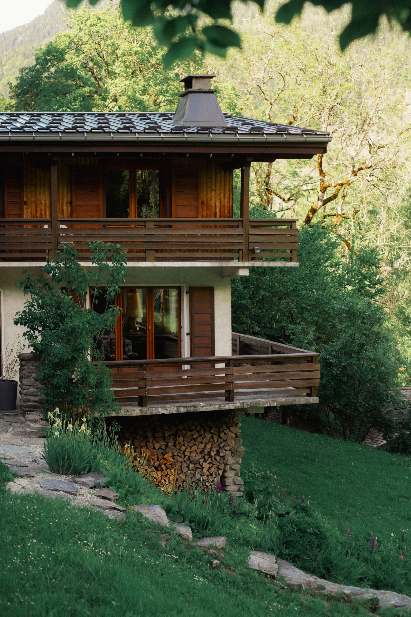 Space Architect-designed chalet from the 1960s facing the Mont Blanc Range - 1