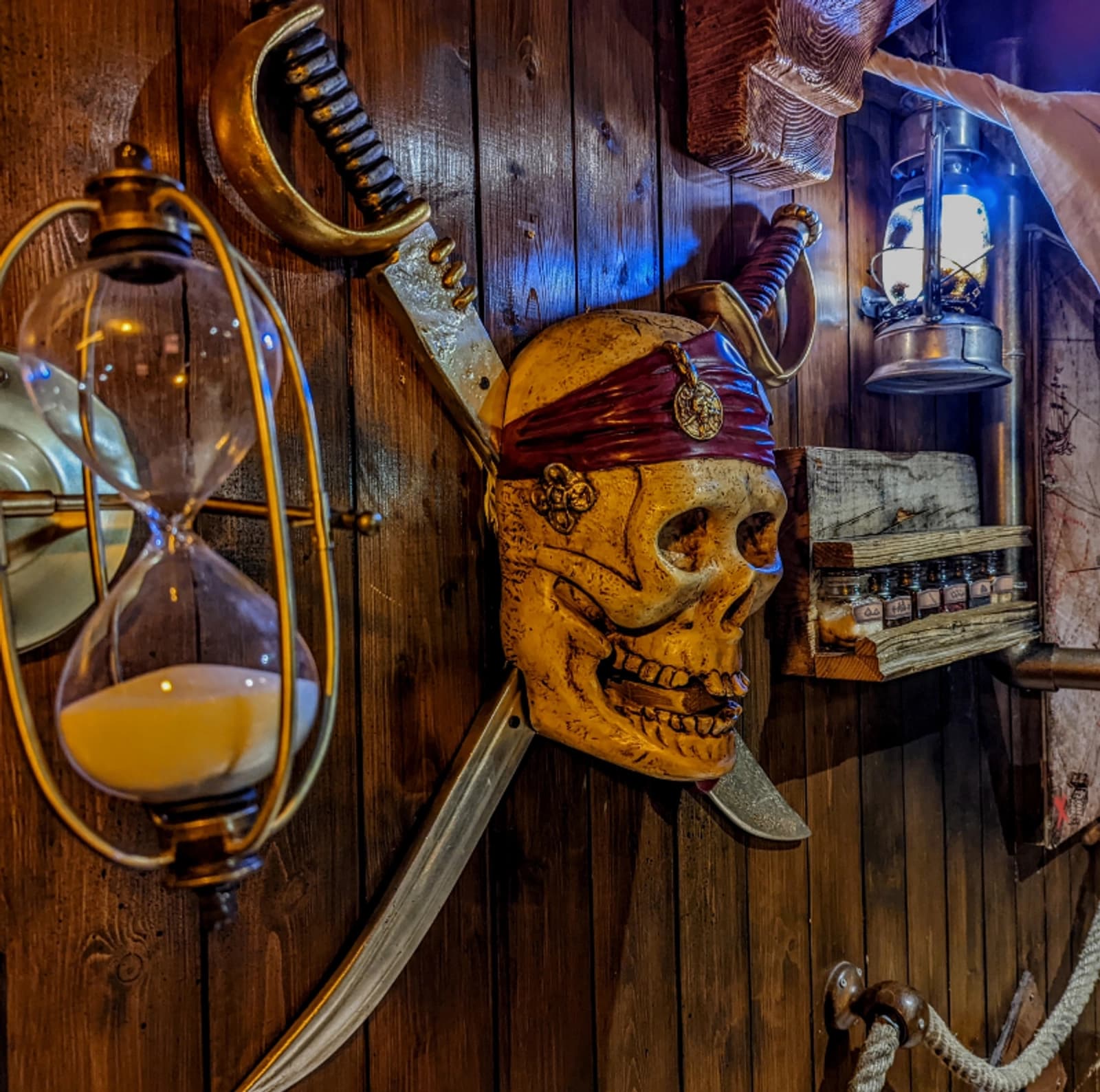 Espace Salle et ambiance cale de bateau - 4