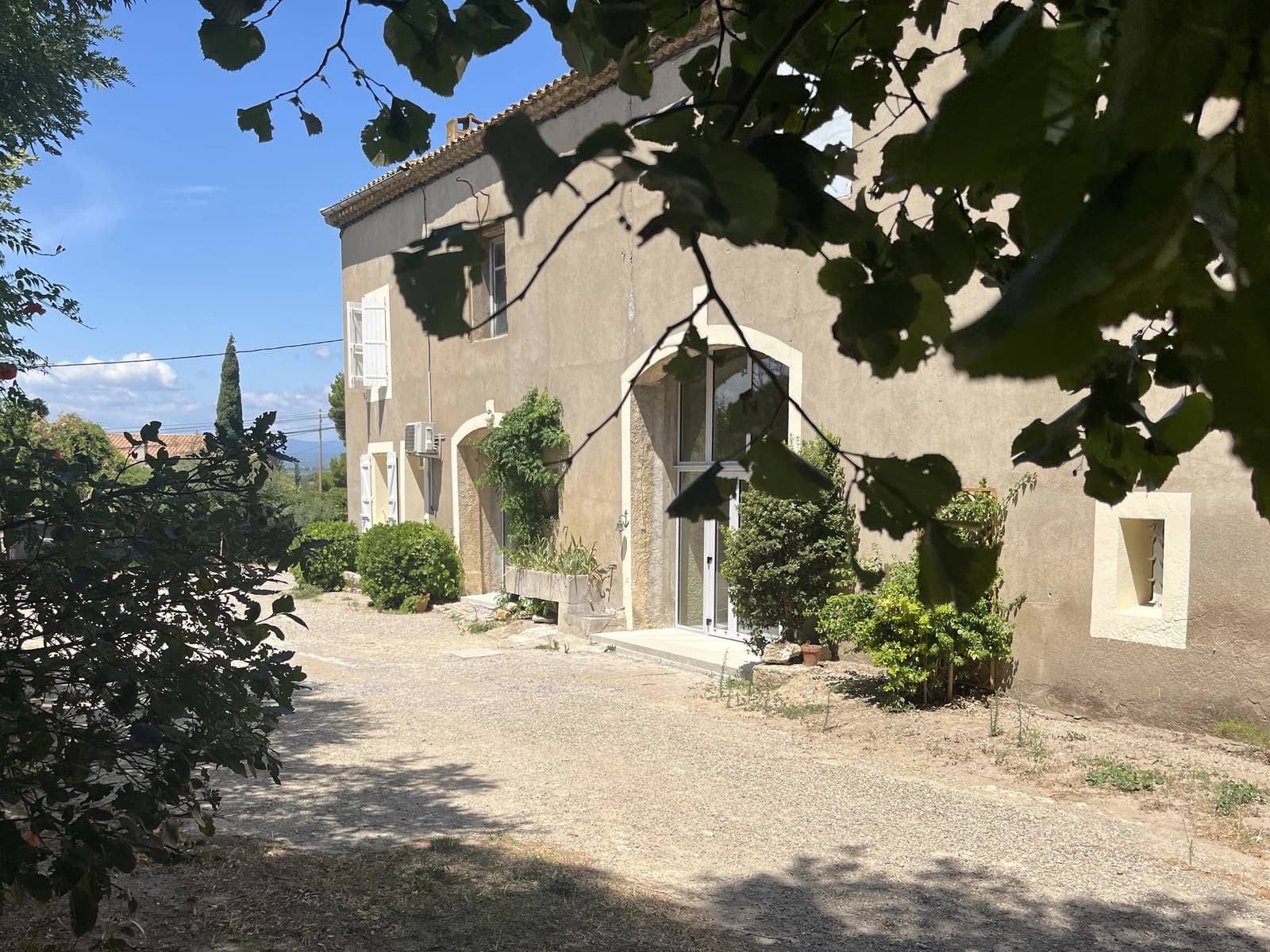 Espace Commanderie templière du XIIe siècle entre Béziers et Narbonne — séminaires, tournages & shootings - 0