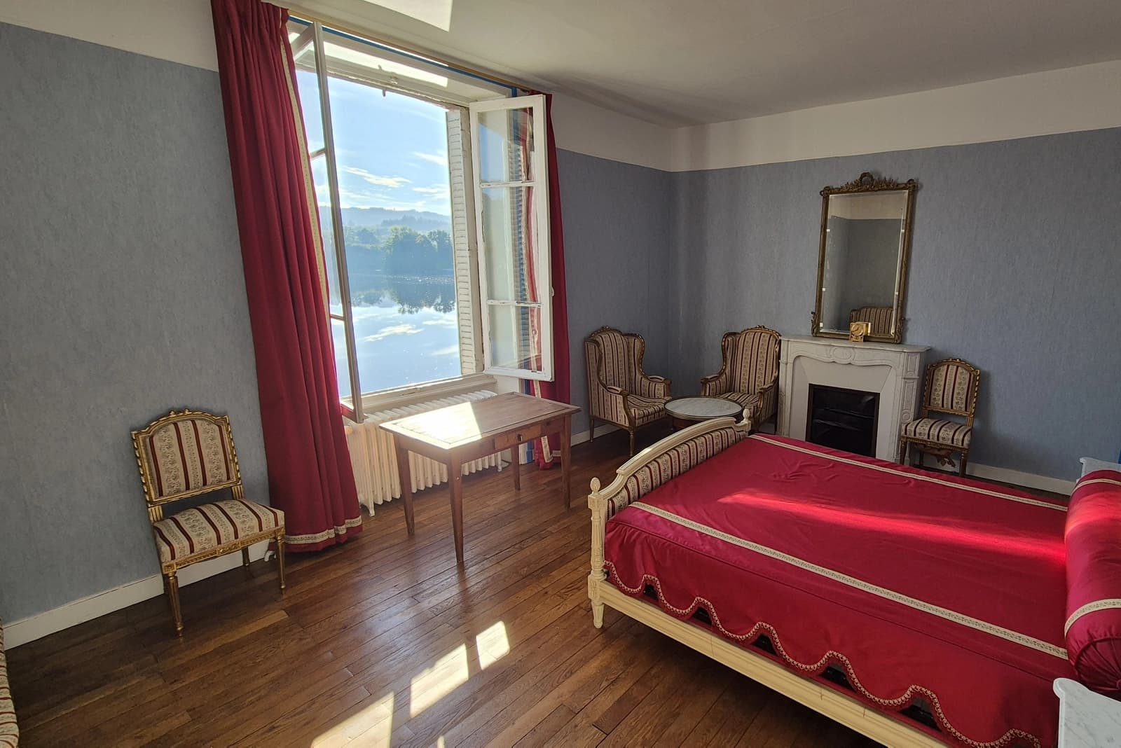 Space Old house with terrace on 7-hectare lake - 3