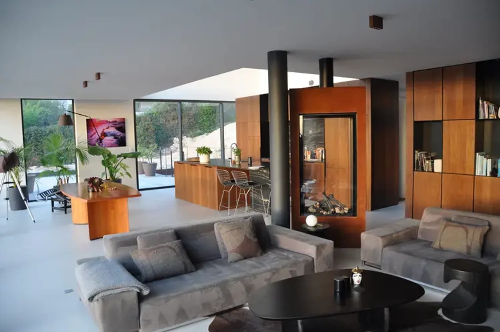 Space Contemporary architect-designed house, with terrace and pool overlooking the sea - 1