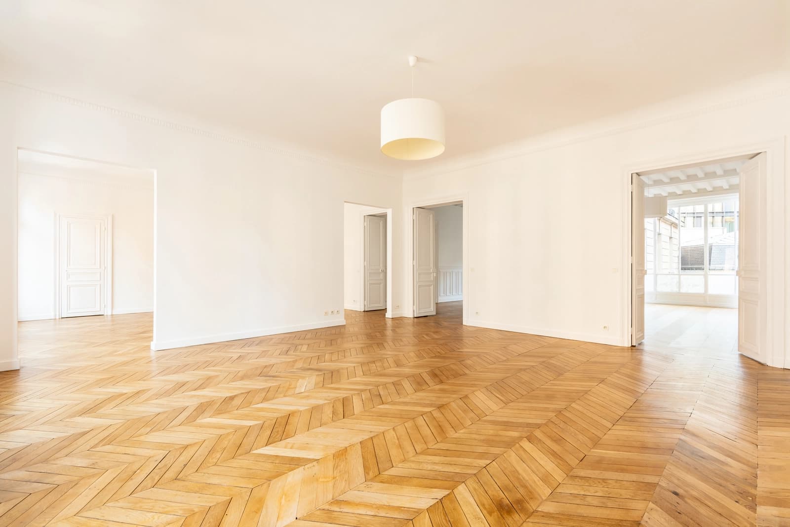 Espace Appartement Haussmannien Épuré Blanc au pied de l'arc de triomphe - 2