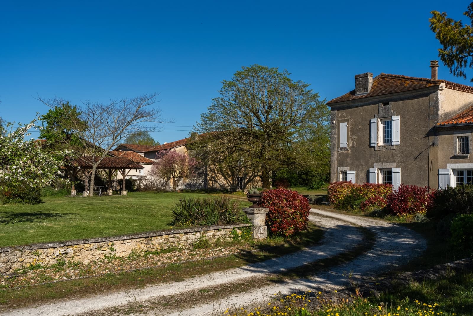 Space XVIIIth-century estate – 2.2 hectares – Pool – Cinematographic Driveway - 2