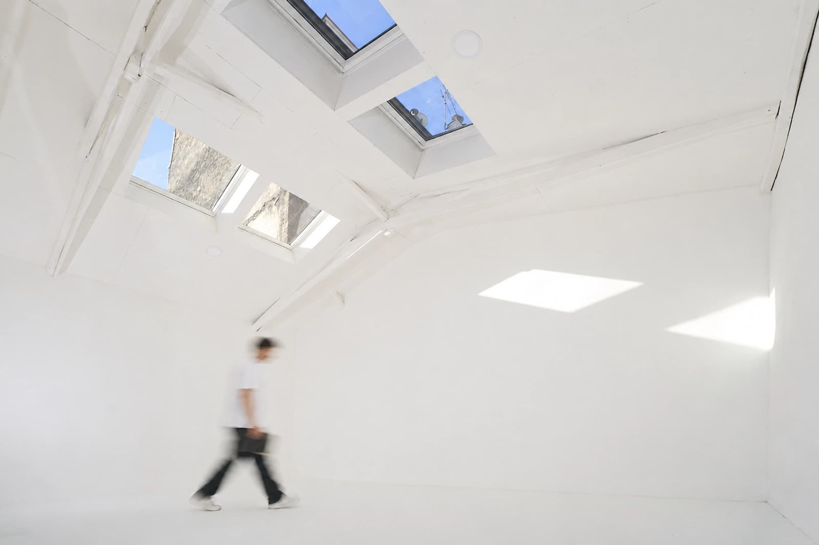 Espace Studio Photo Daylight Équipé avec Cyclorama - 1