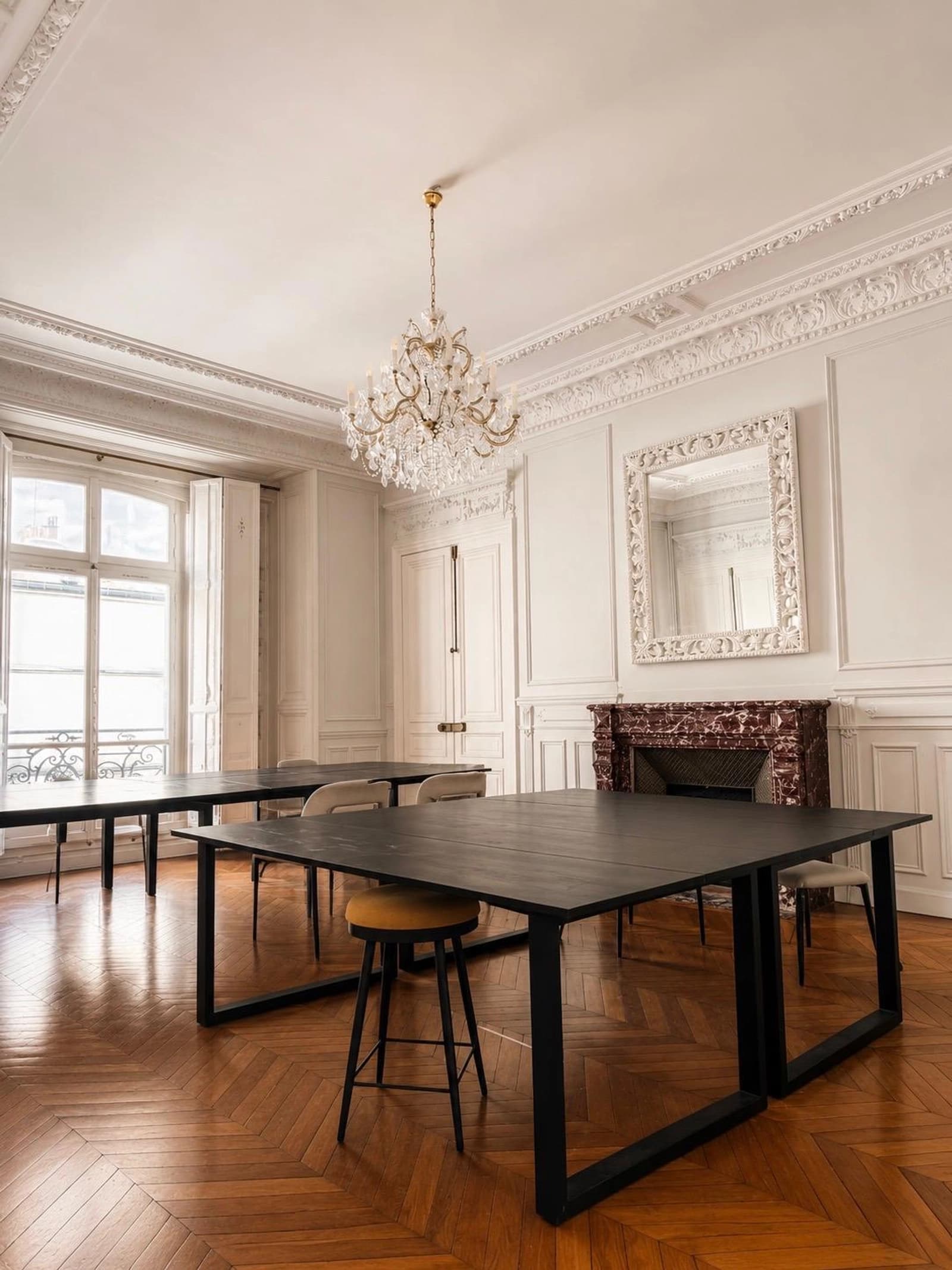 Space Luxurious Haussmannian apartment, elegant and charming for rent in the heart of Paris - 1