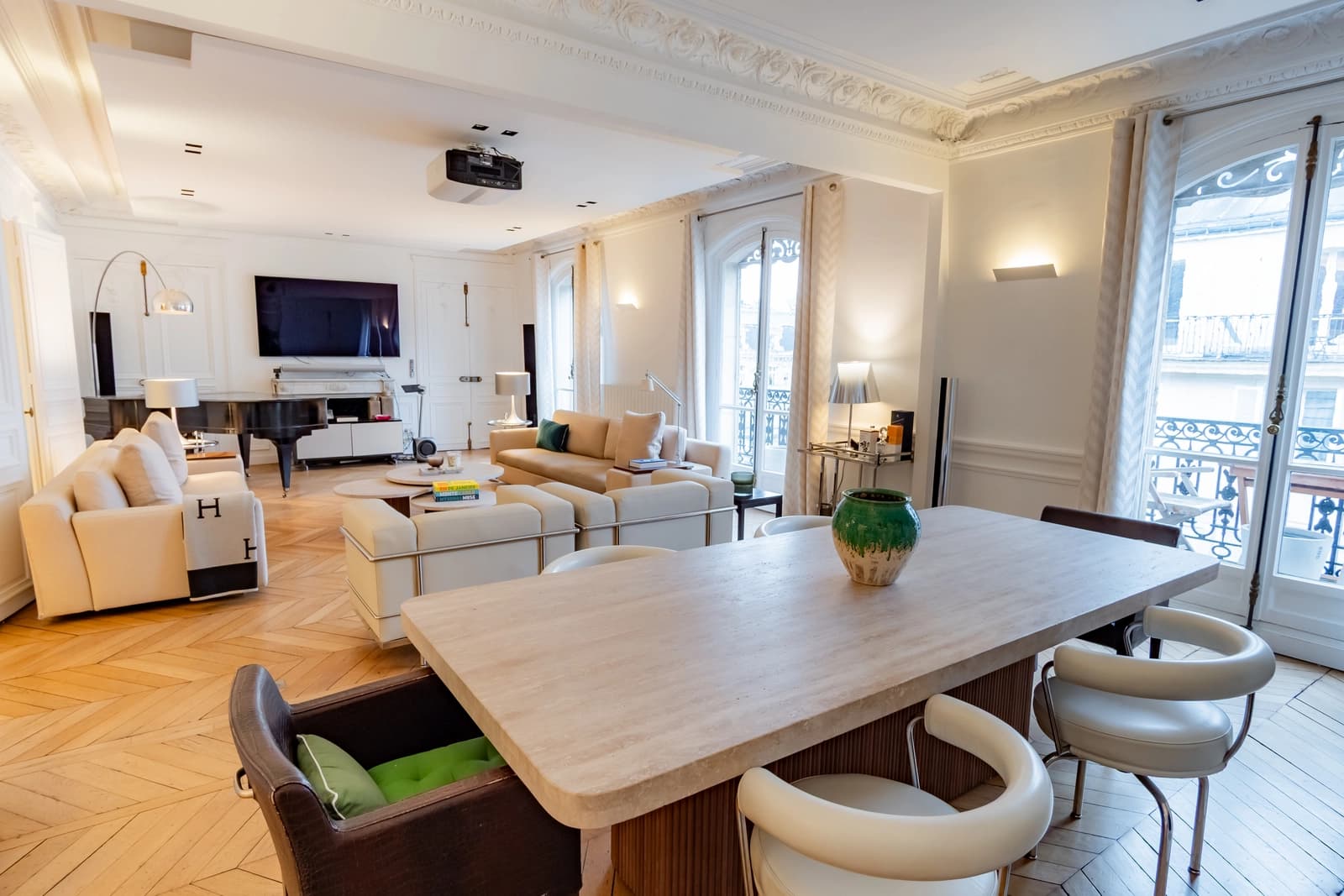 Space Haussmannian apartment near Monceau - 2