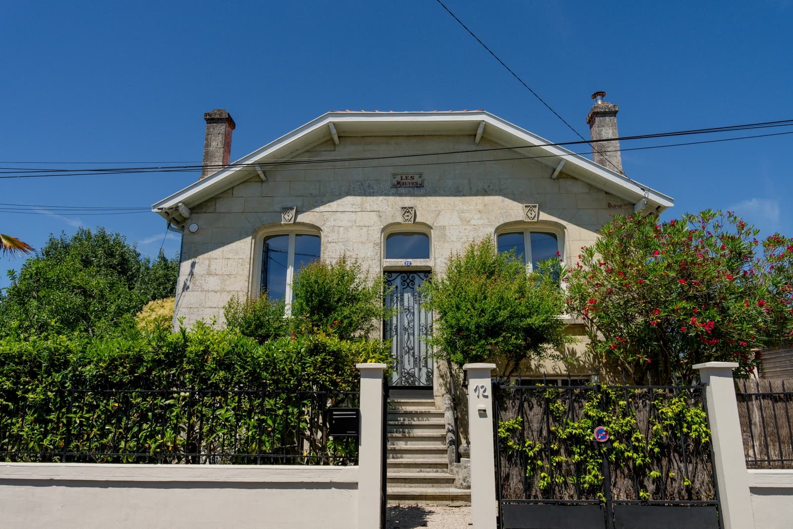 Space Renovated characterful house, garden & terrace near Bordeaux - 0