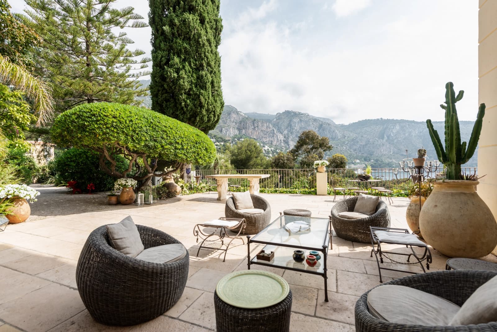 Tuscan villa with panoramic view of Eze bay