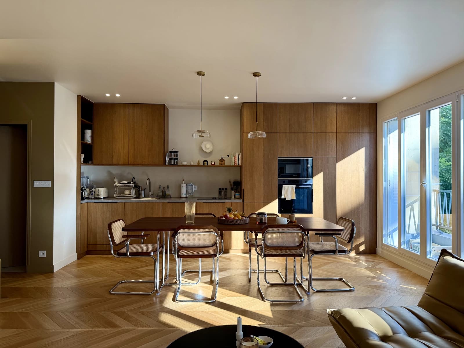 Space Contemporary apartment with mid-century influences - 0