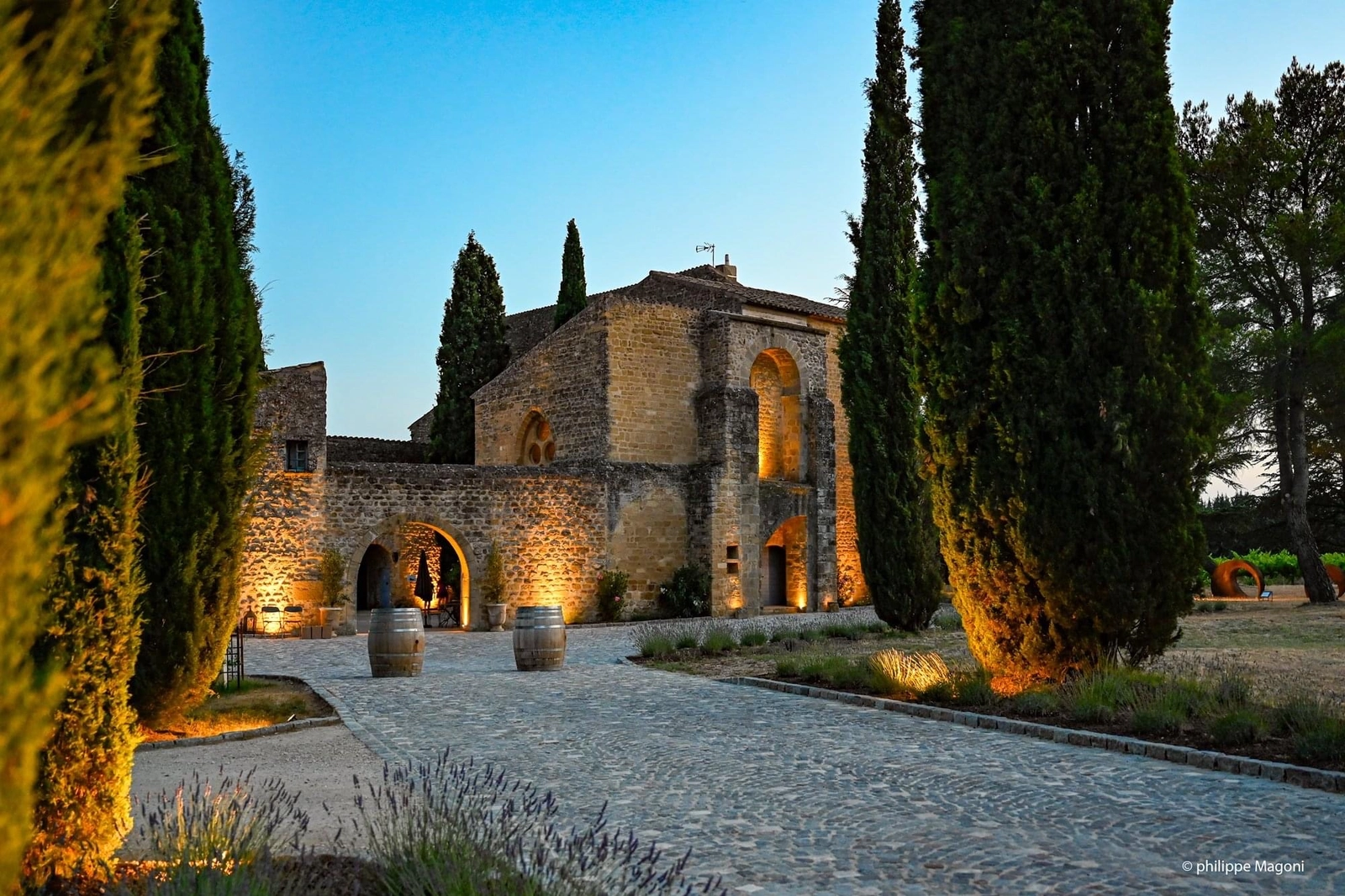 Space 12th-century castle in the heart of Provence - 4