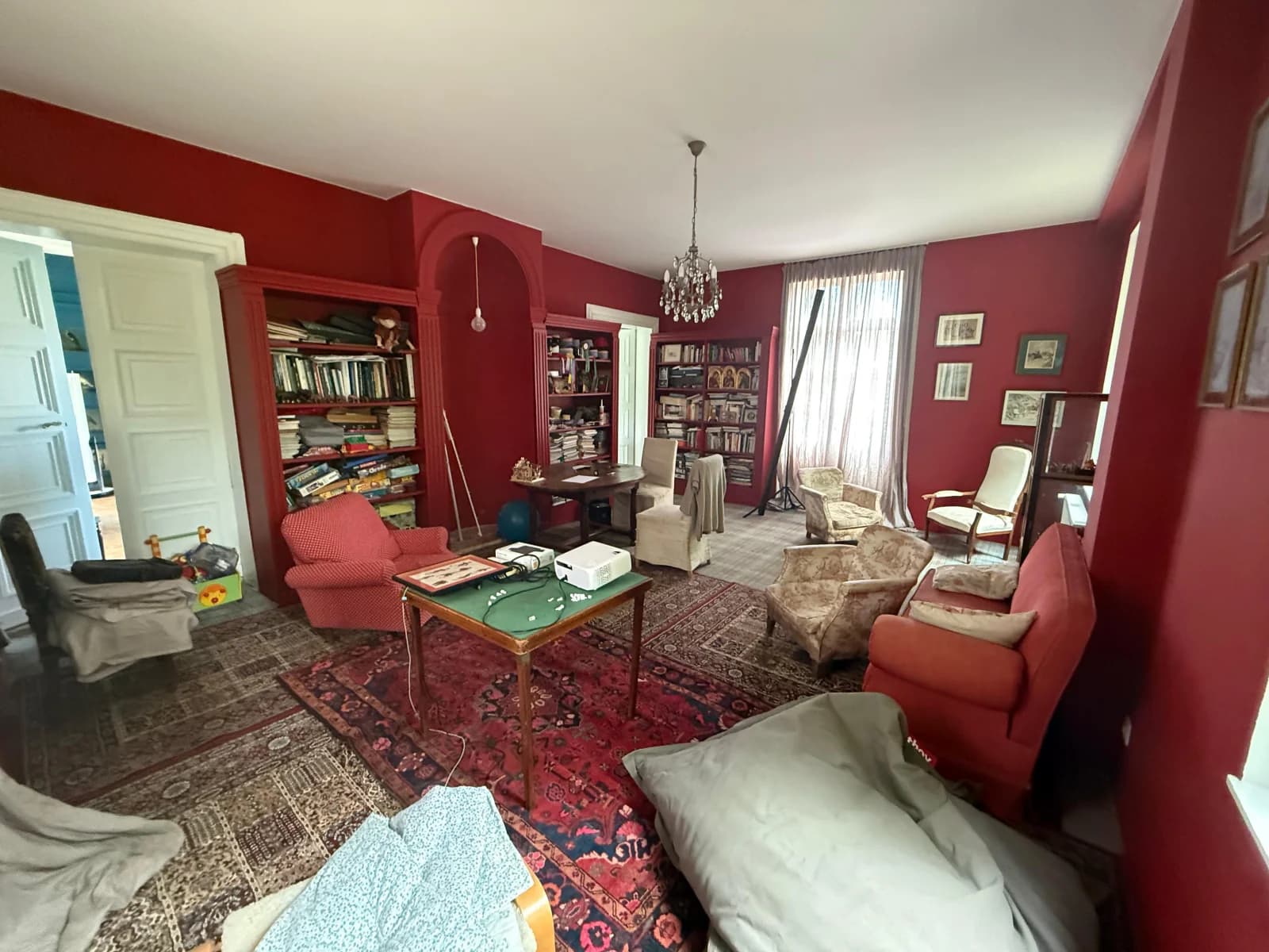 Space Genteel manor house in Le Plessis - 1