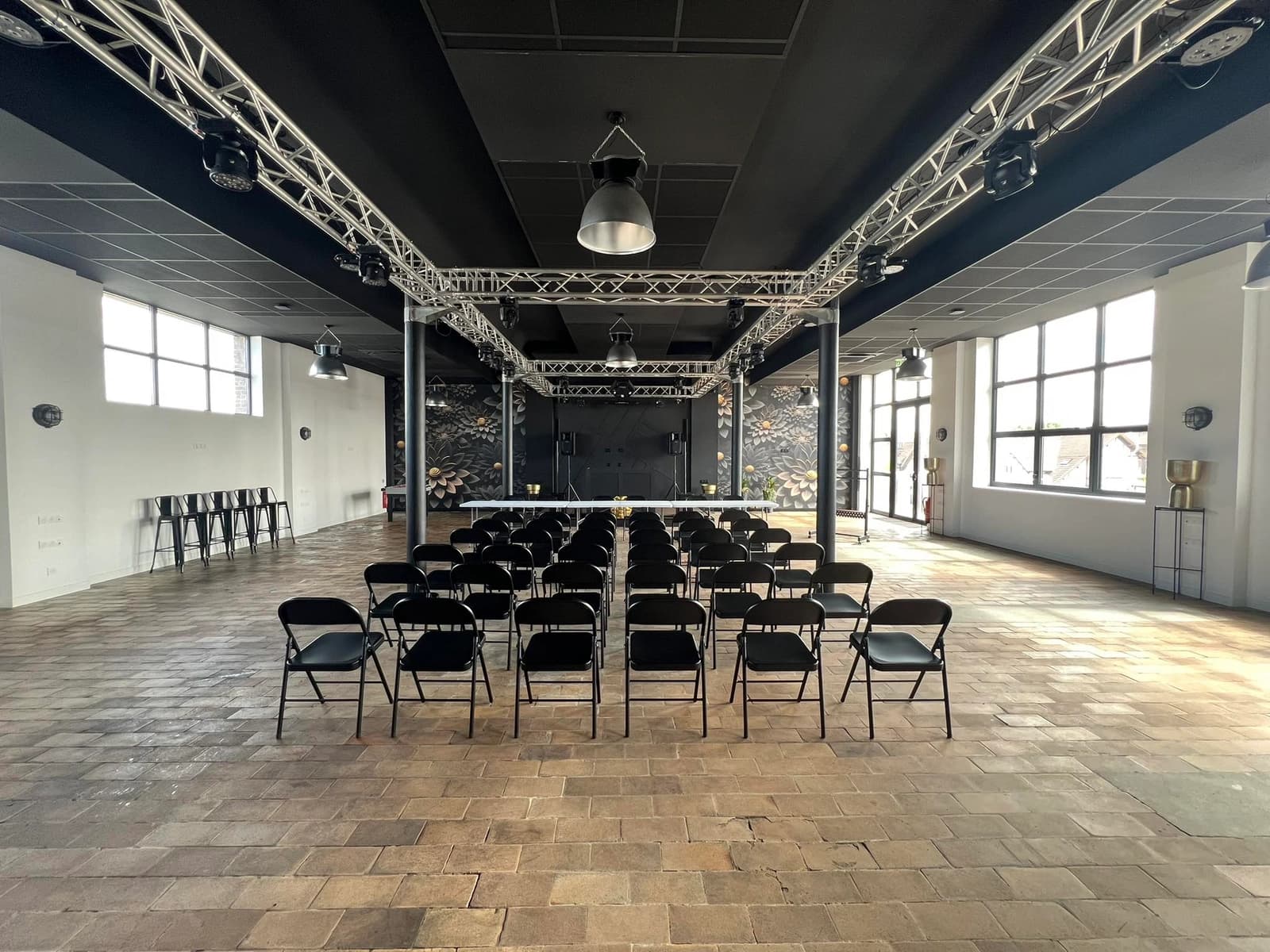 Espace Une friche industrielle atypique reconvertie en espaces événementiels et bureaux - 2