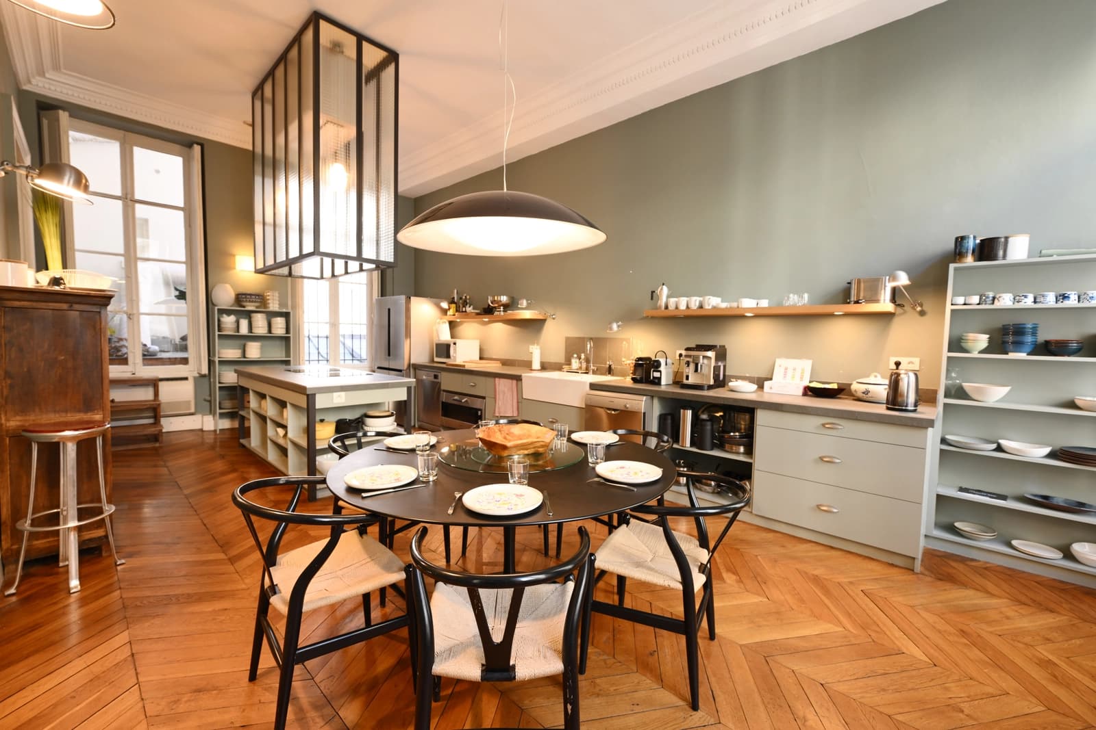 Espace Duplex haussmannien – 1er étage, circulation fluide, accès camions - 300m2 - 0