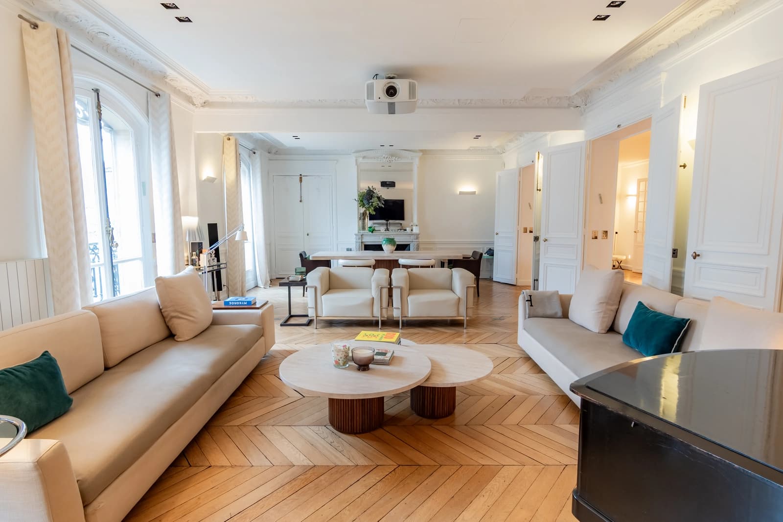 Space Haussmannian apartment near Monceau - 0