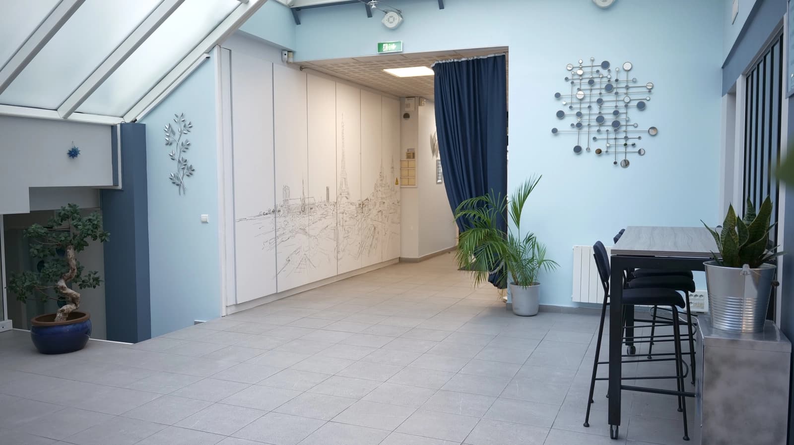 Espace Espace polyvalent en rez- de- chaussée avec verrière - 2