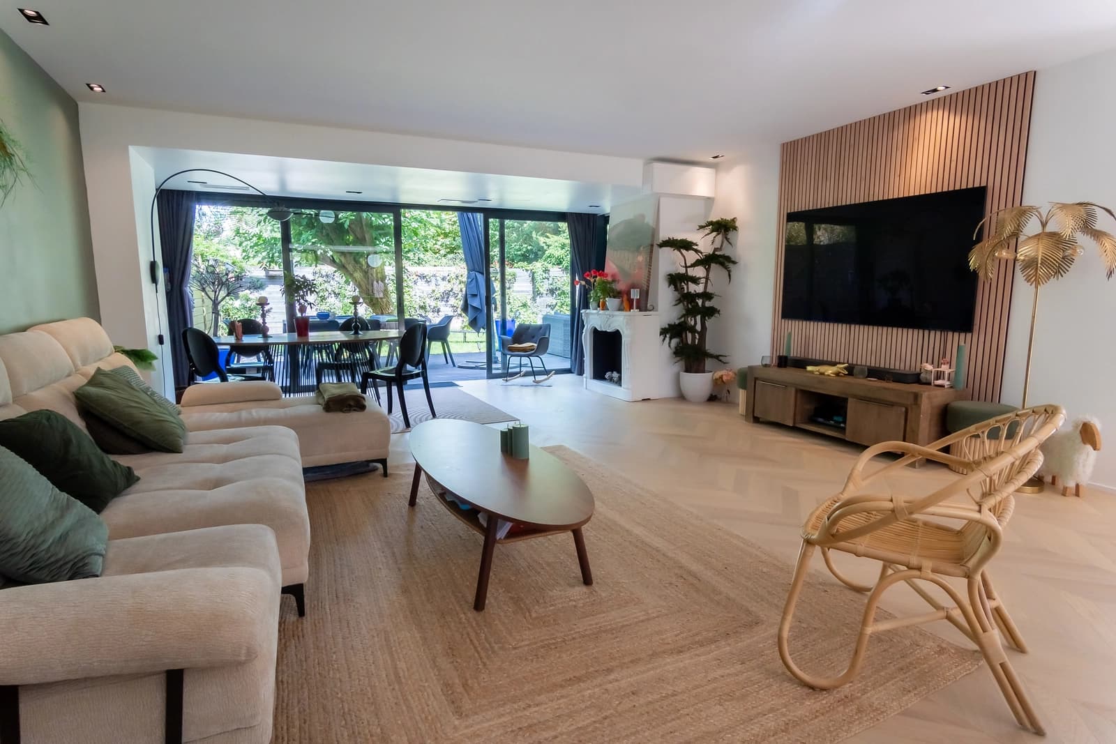Maison contemporaine avec son jardin paysager