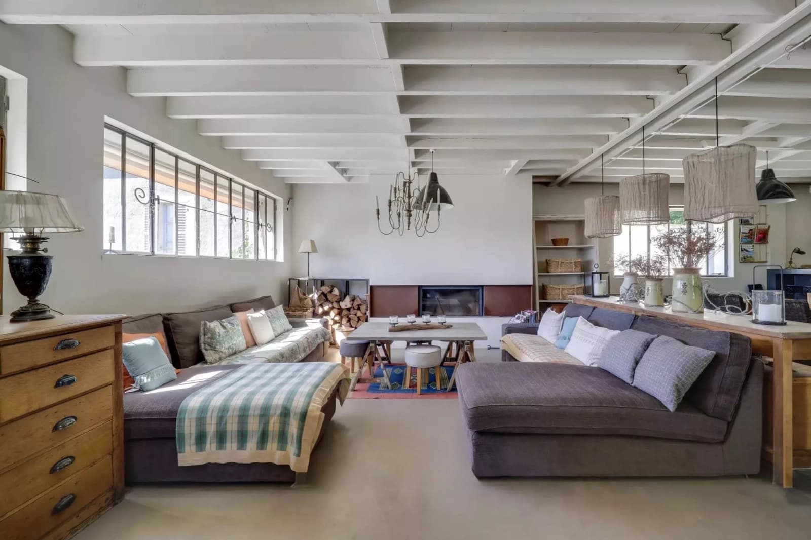 Espace Bâtiment industriel de 451m2 aménagé en loft avec open space et habitation - 3