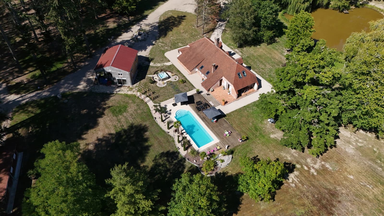 Space Estate with authentic charm - 1