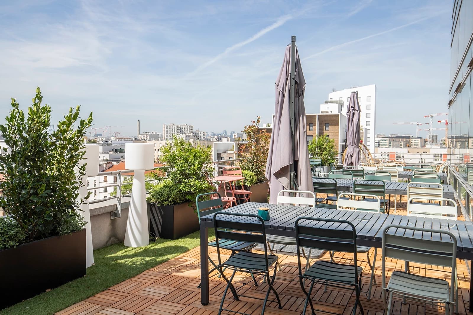 Space Inspiring and Creative Space in Saint-Denis - 4