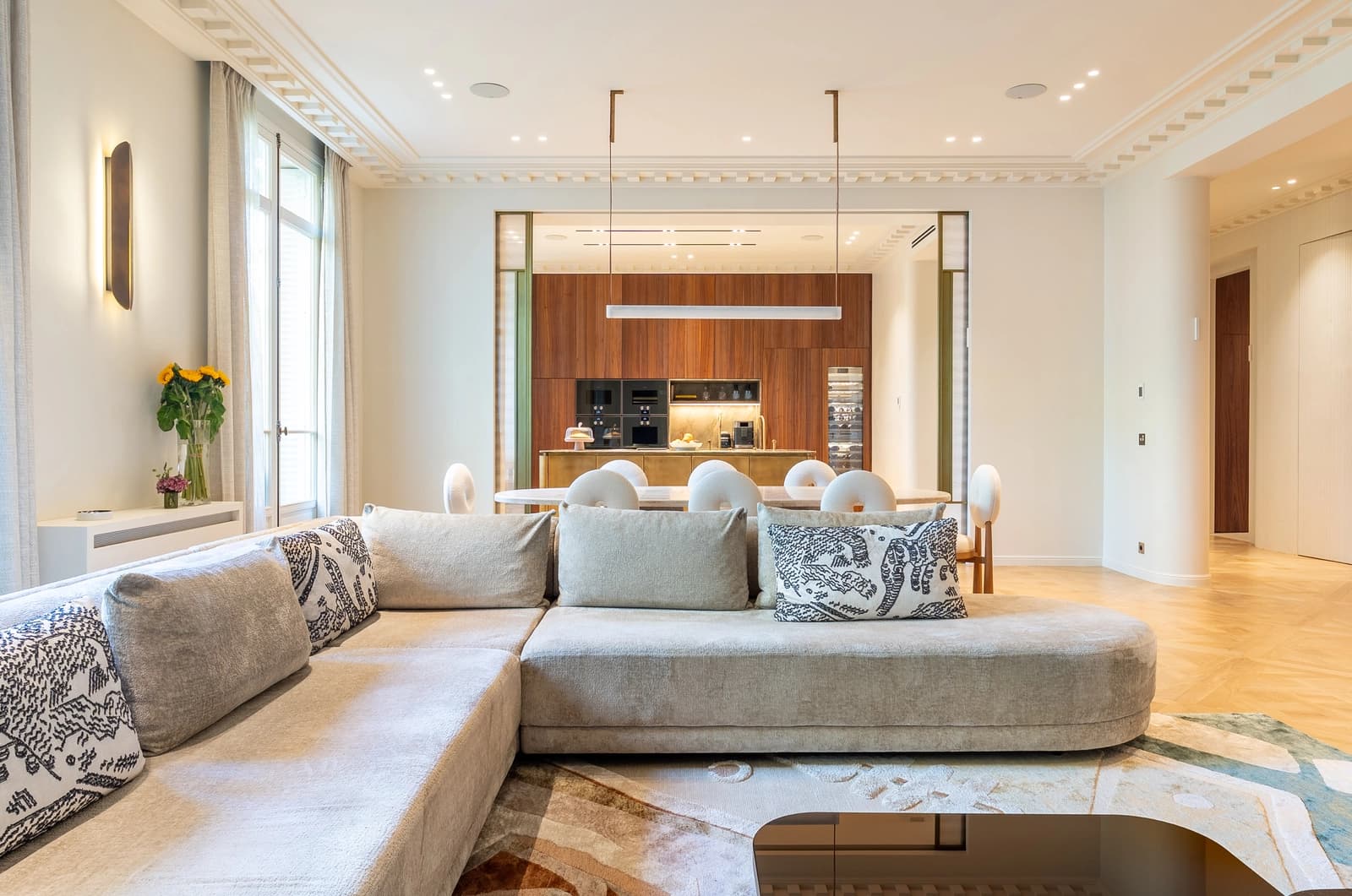 Space Refined luxury in a designer apartment - 2