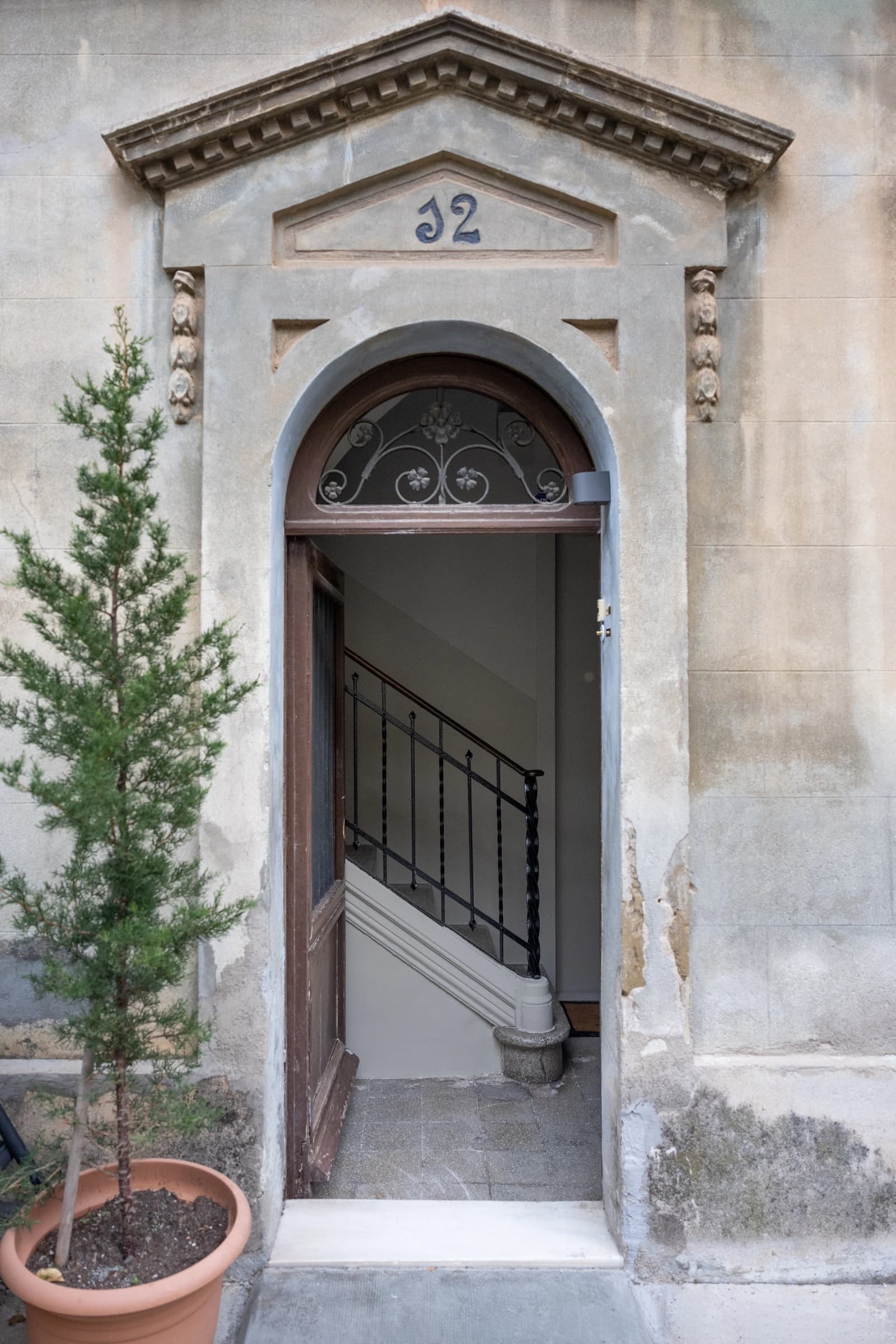 Space A century-old house in a pedestrian passage in Les Corts - 4