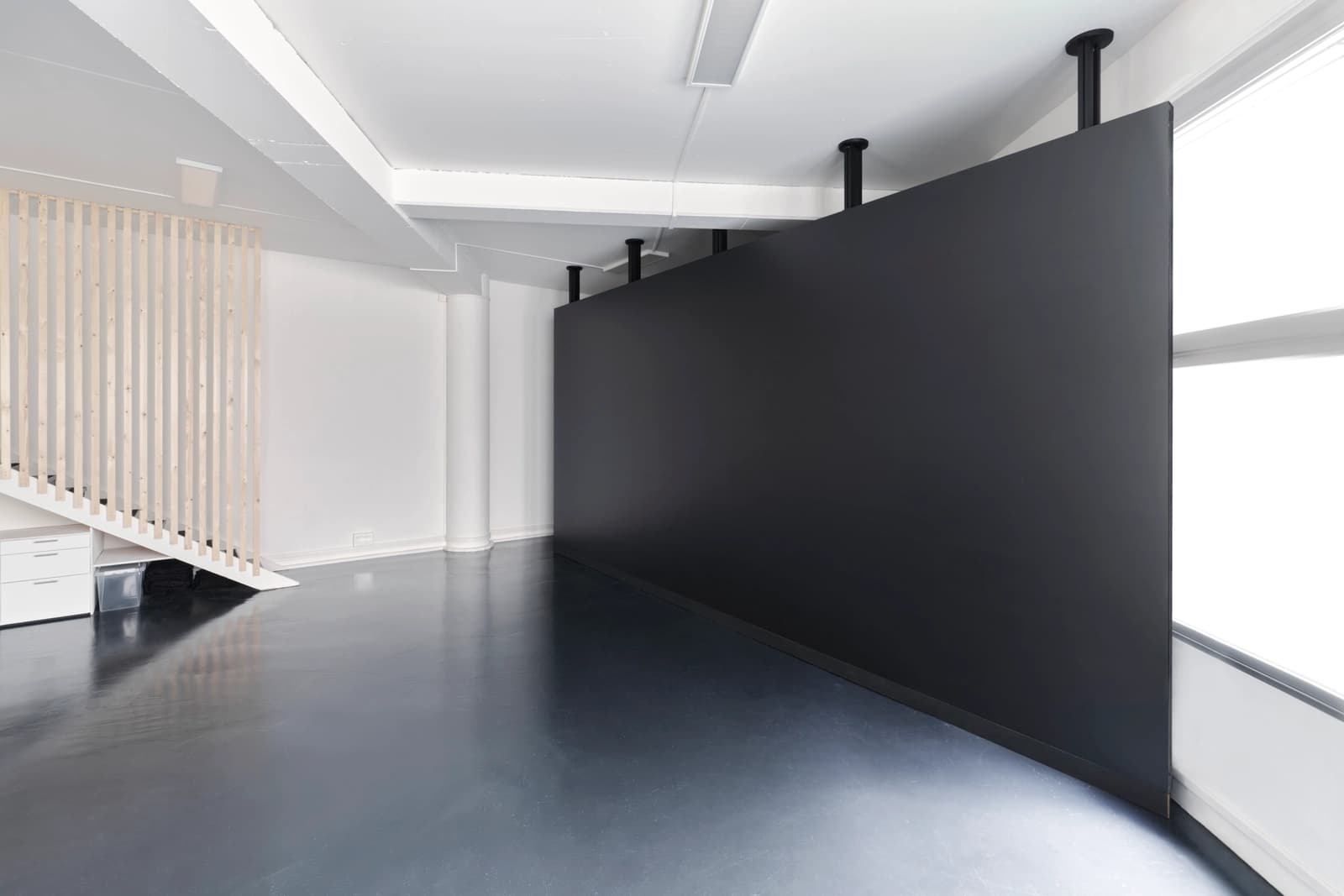 Space Studio 200m2 in the 11th arrondissement - 2