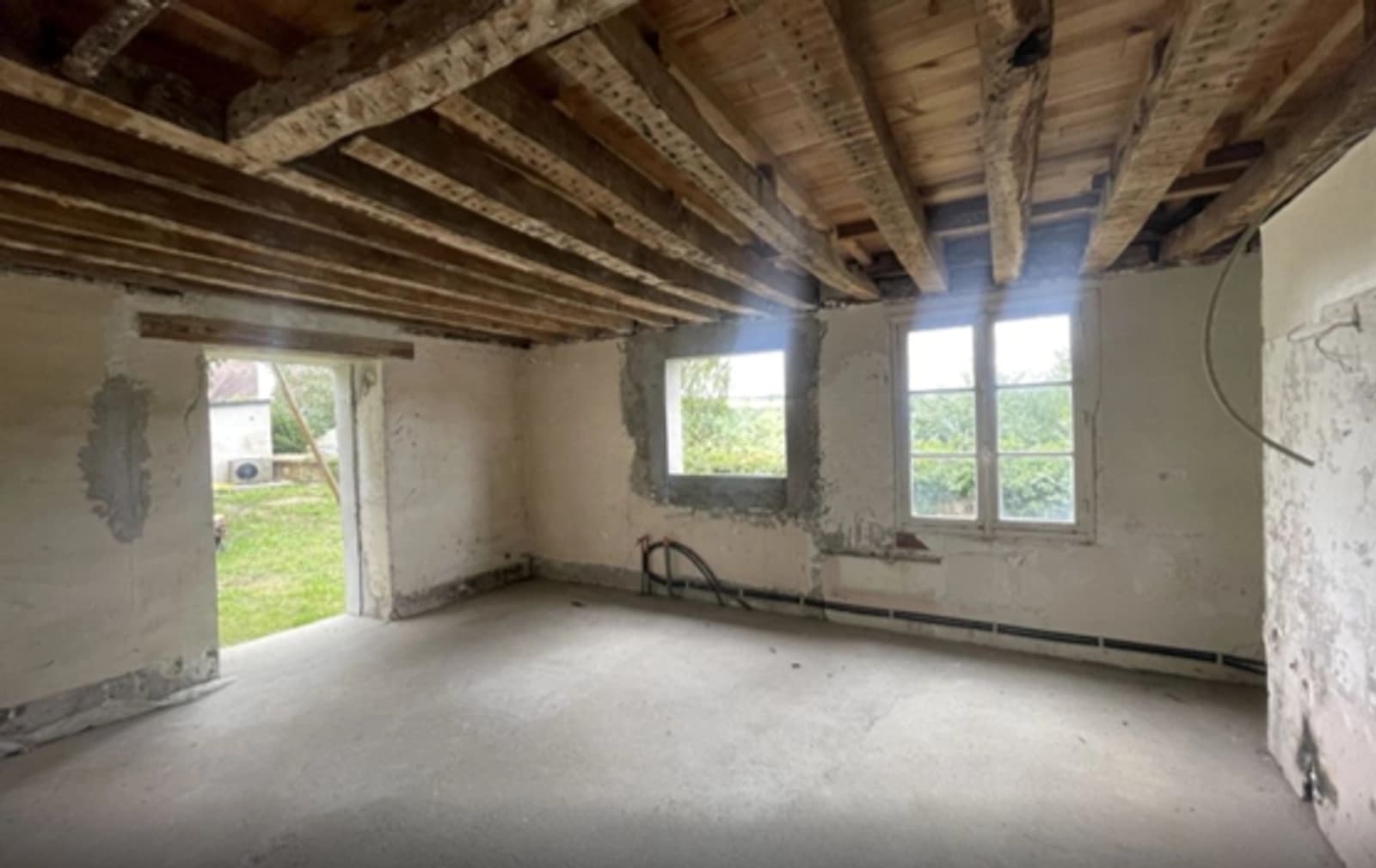 Espace Une longère + grange en travaux à 30 minutes de Paris - 1