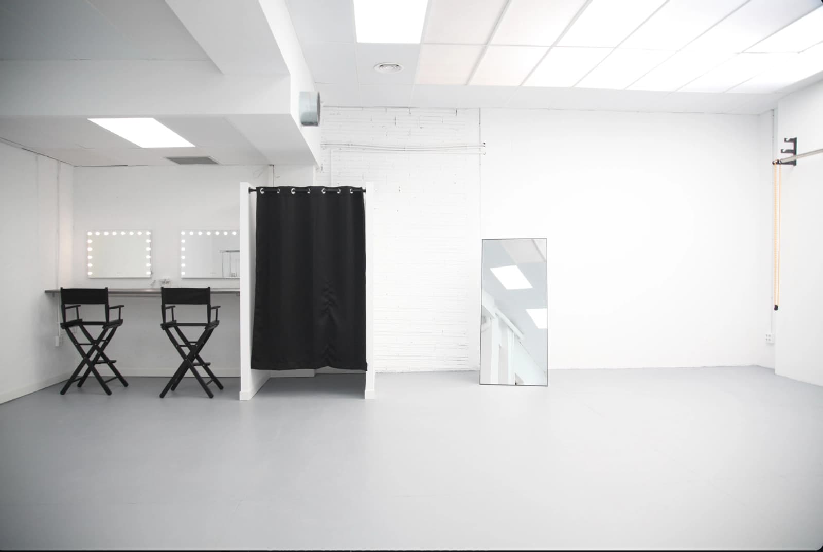 Space Photographic studio in Poblenou – 100 m² for productions - 1
