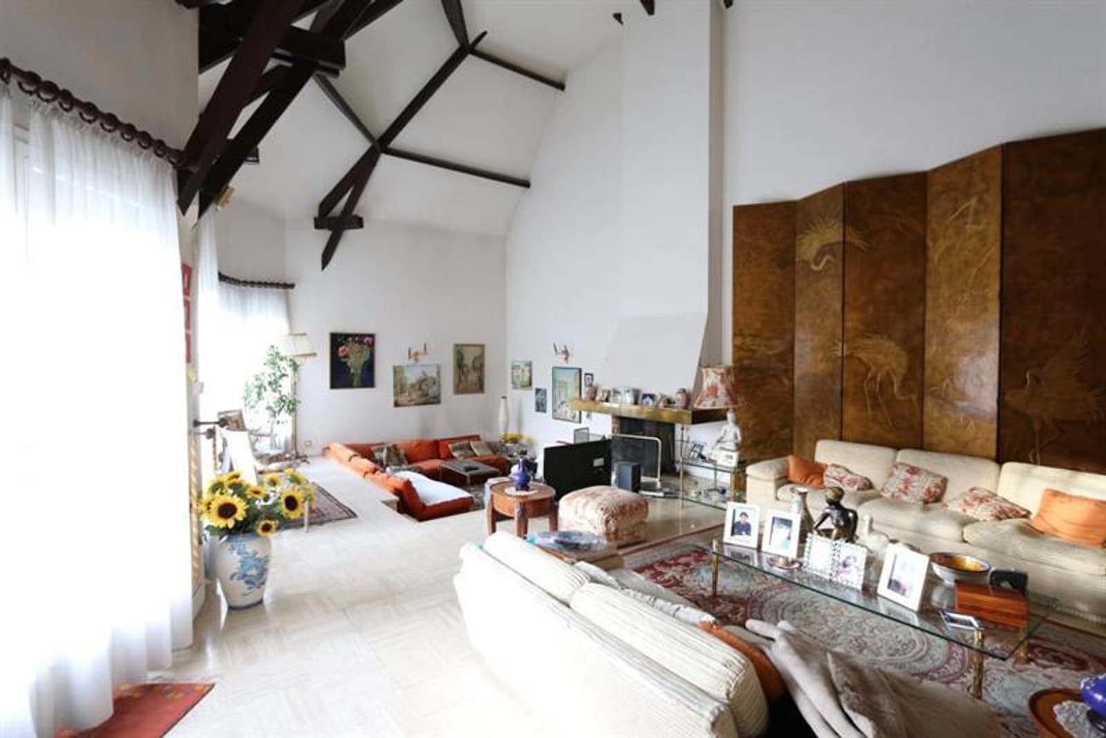 Space House with very high ceilings one street from Paris - 2