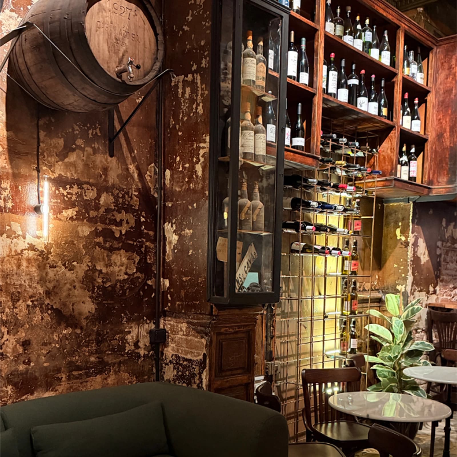 Space 1934 Historic Wine Bar with Original Elements and Unique Design - 1