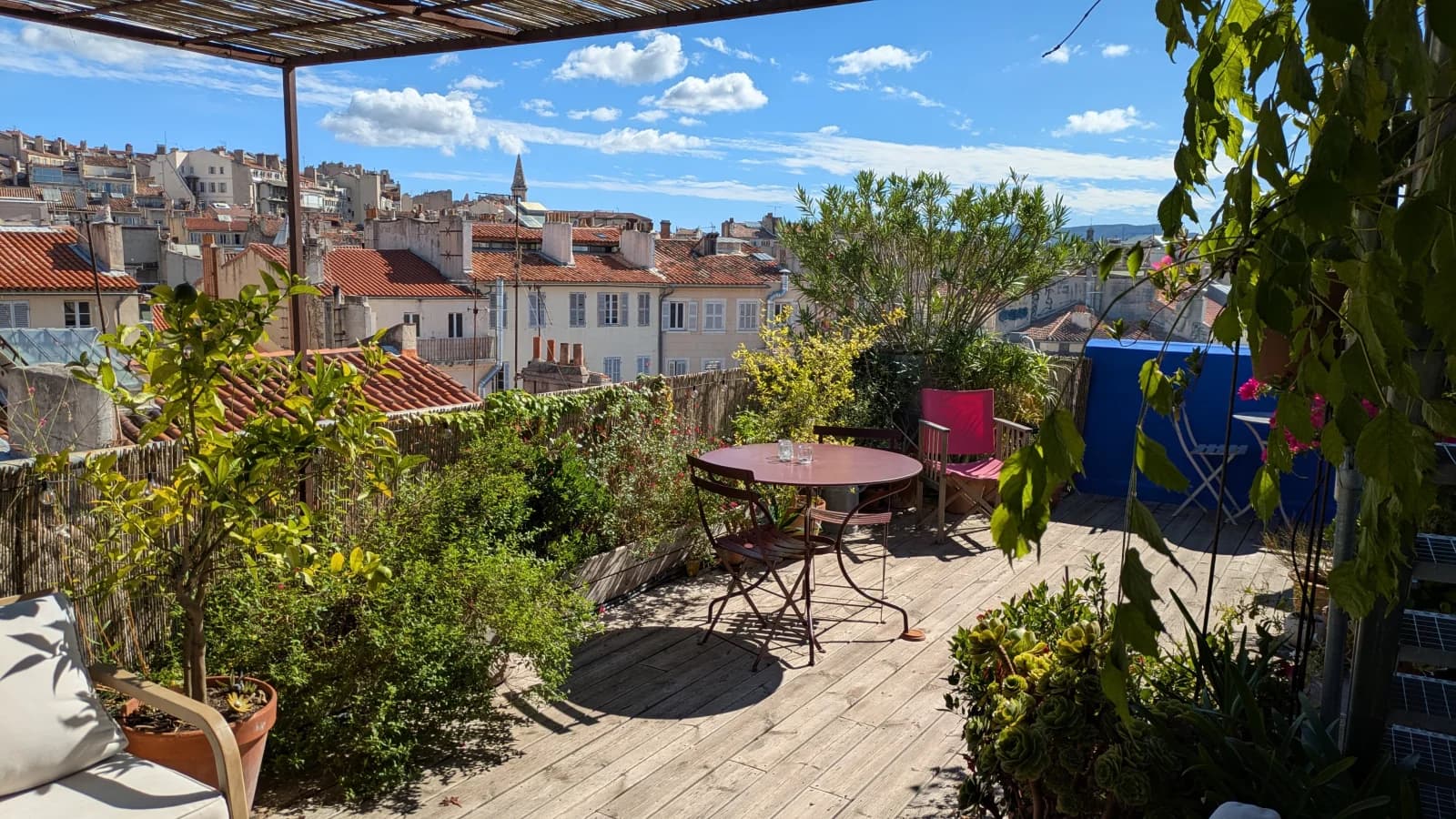 Espace Appartement centre ville, grande terrasse, vue dégagée à 180°, sans vis à vis - 0